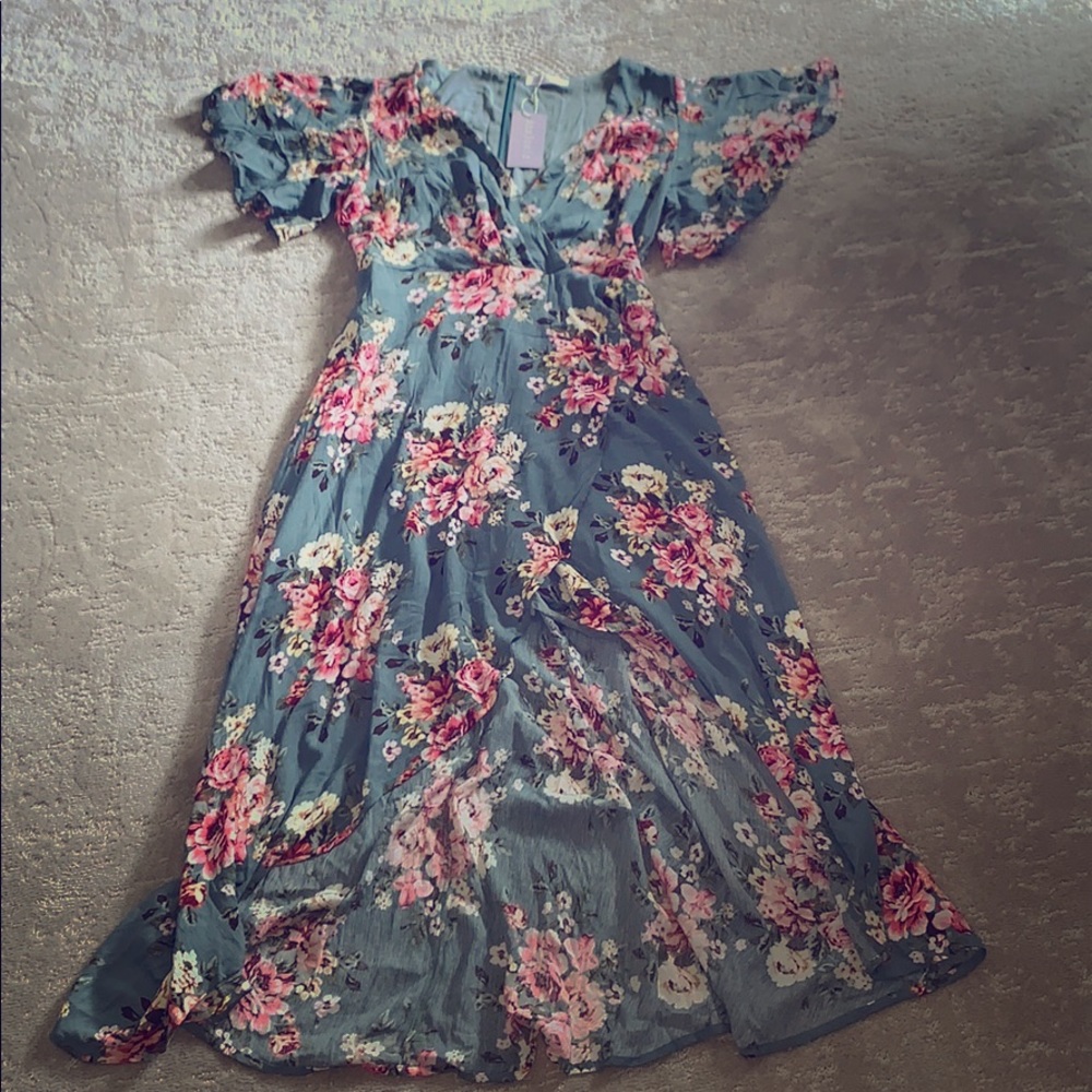Azalosie Dress Short Sleeve V Neck Floral, Green.